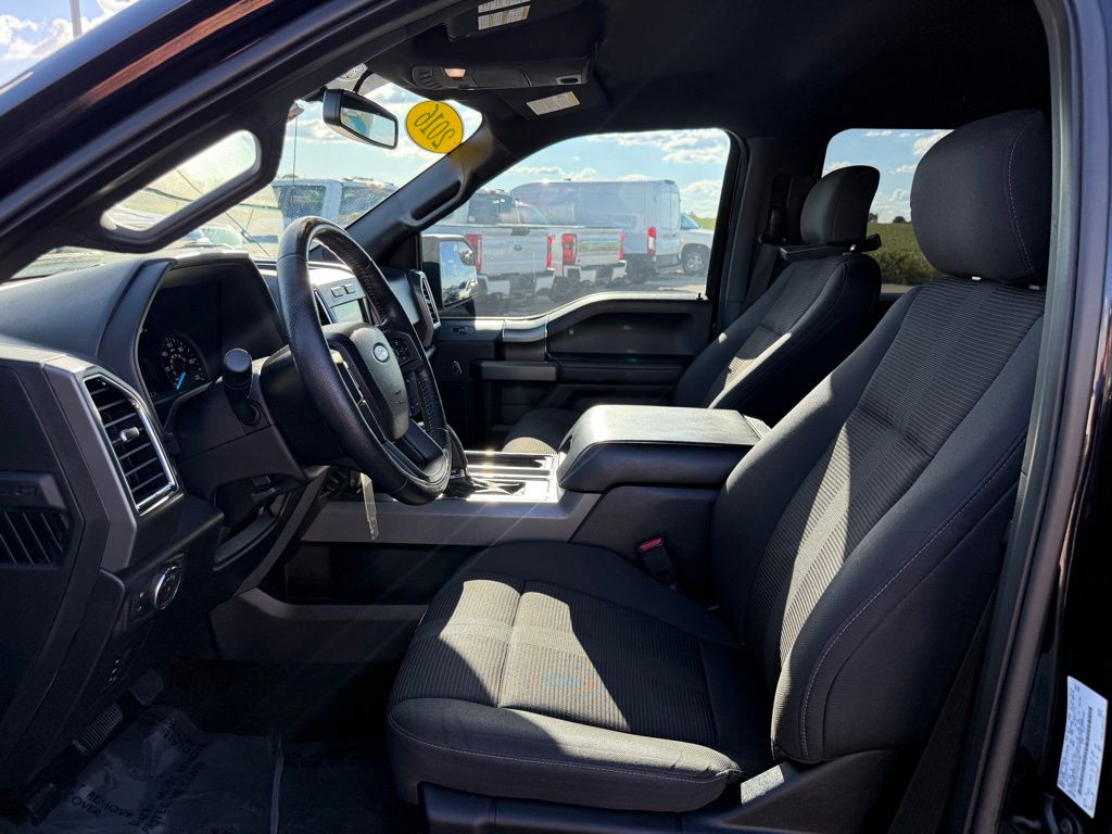 2016 Ford F-150 XLT photo 4