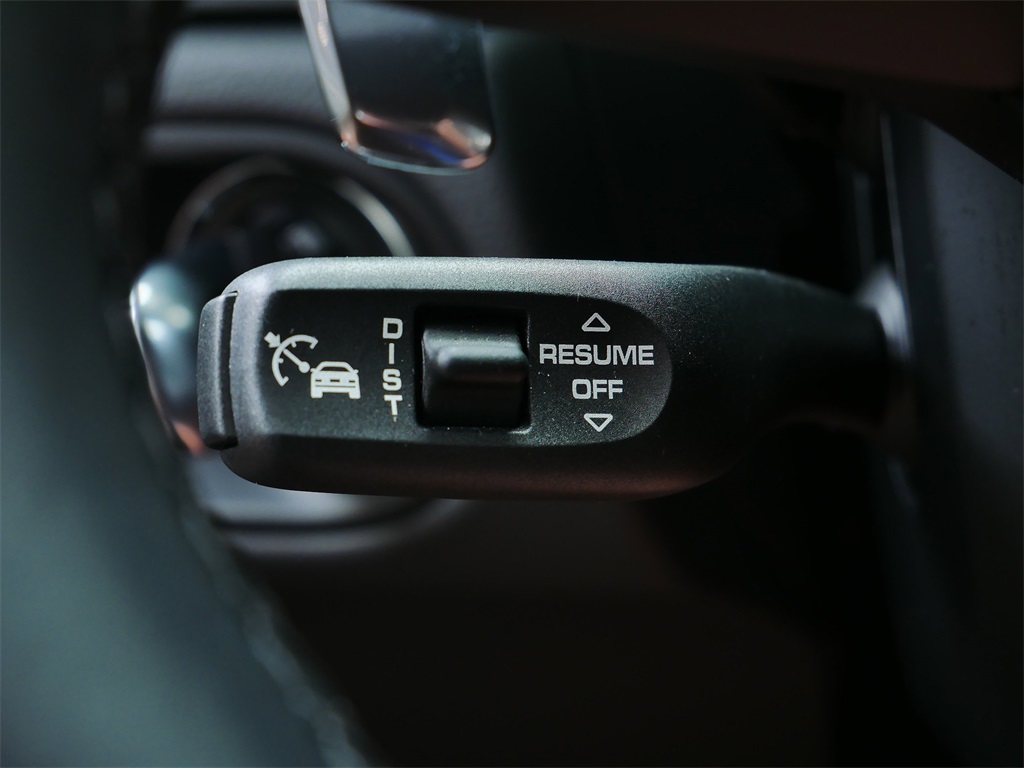 2024 Porsche Macan photo 18