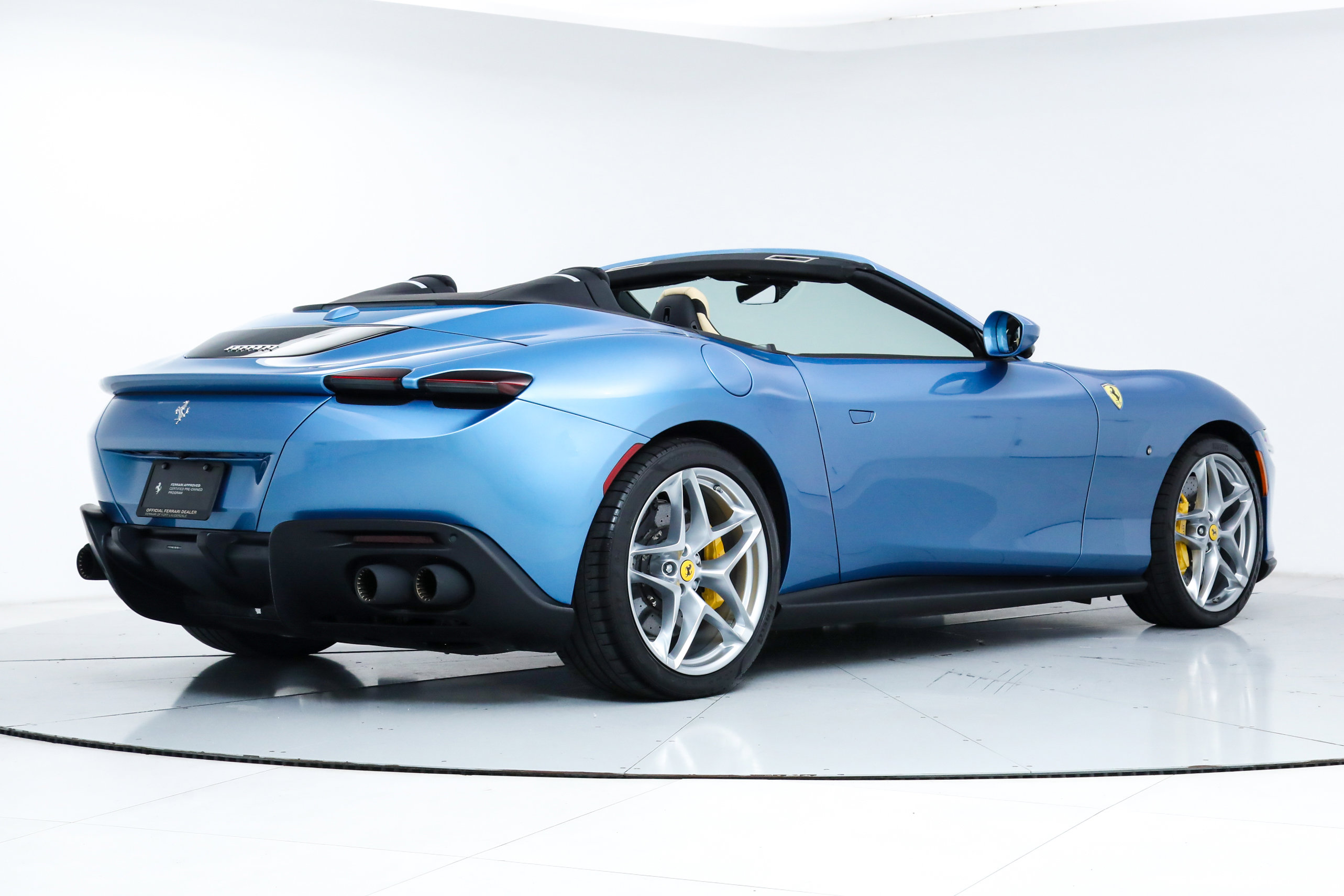 2025 Ferrari Roma Spider photo 3