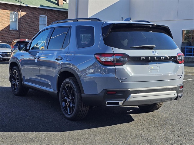 2025 Honda Pilot Touring photo 4