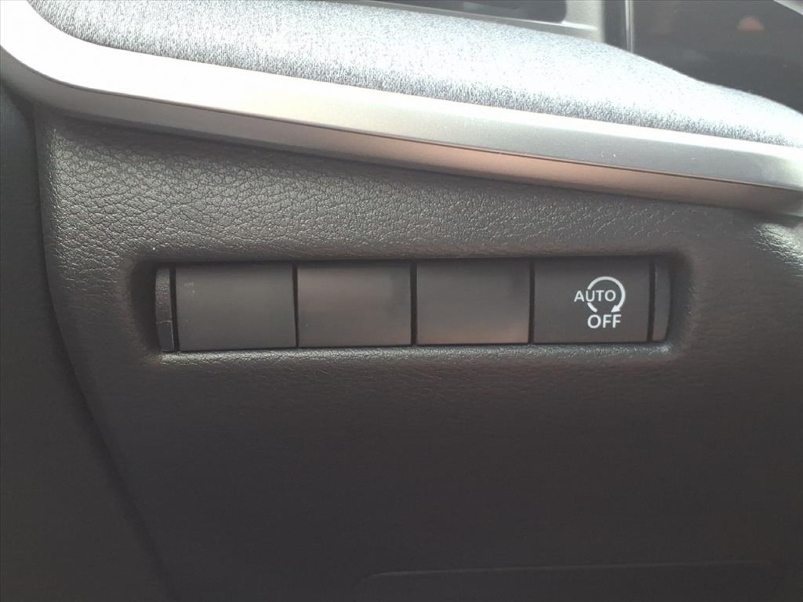 2026 Nissan Kicks SV White at Robbins Nissan