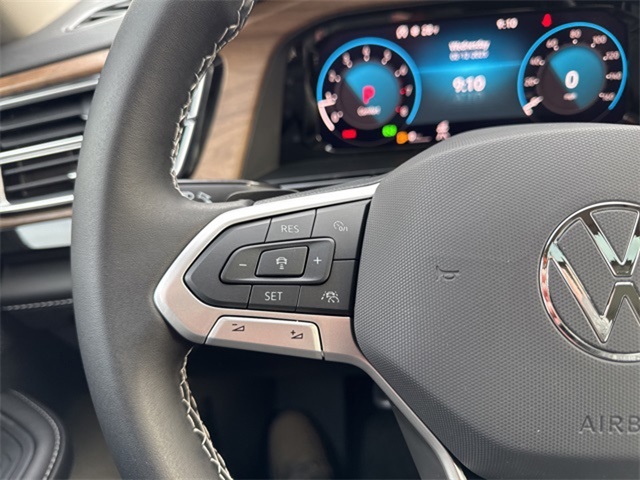 2025 Volkswagen Atlas SE Technology photo 19