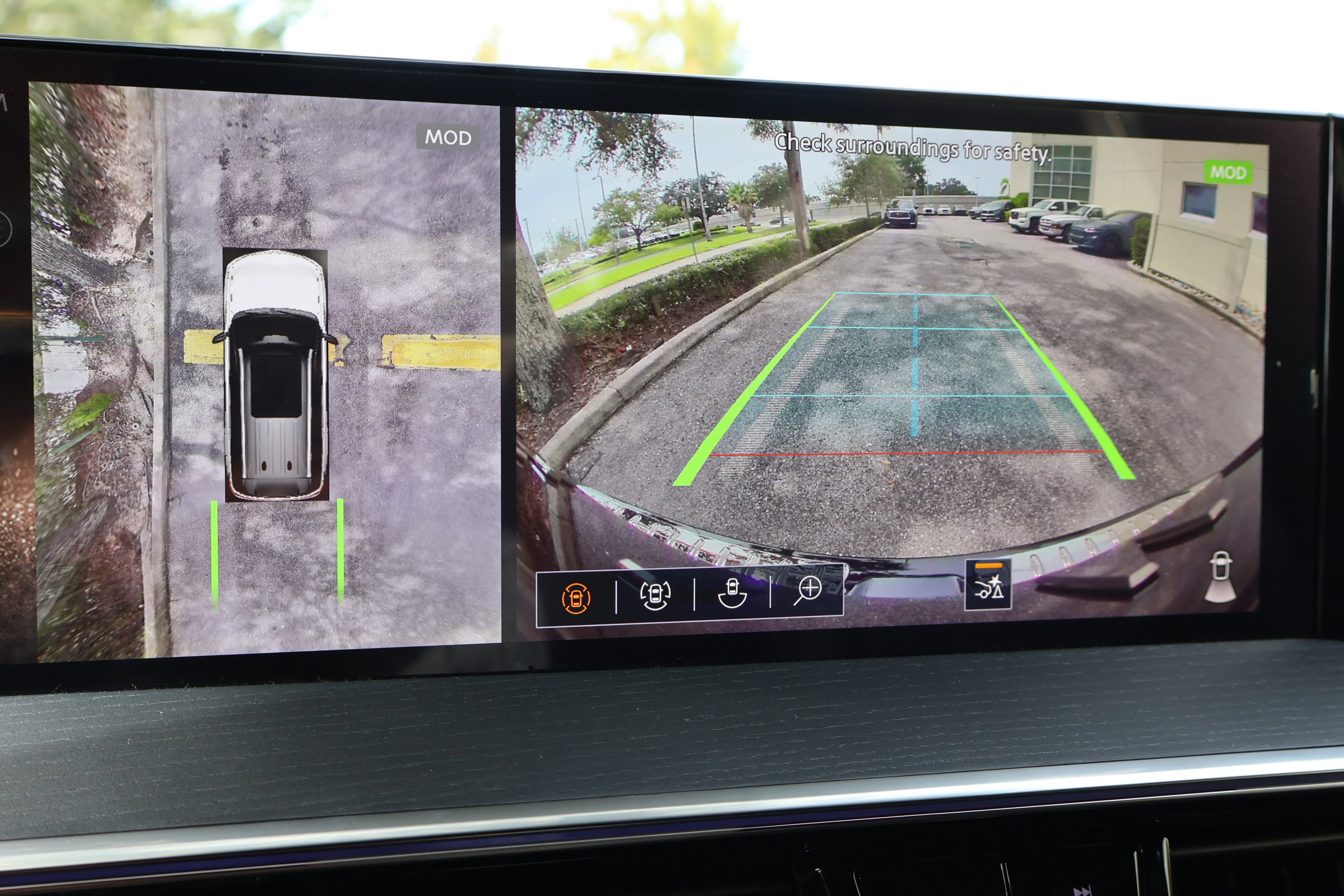 2026 Infiniti QX80 Sensory photo 25