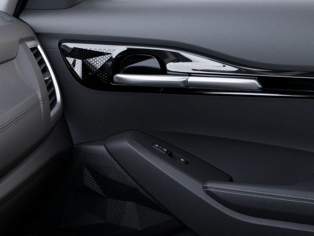 2025 Kia Seltos EX photo 18
