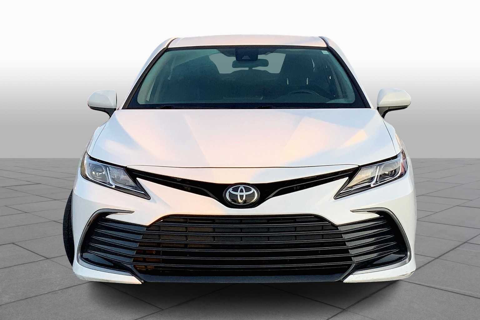 2023 Toyota Camry LE photo 5