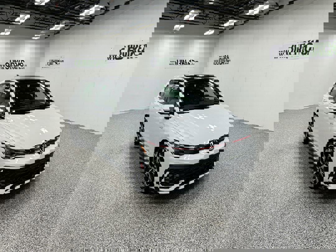 2025 Volkswagen Golf GTI SE's photo