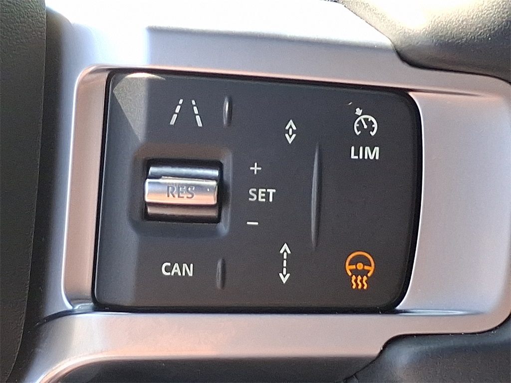 2025 Land Rover Discovery SE photo 17