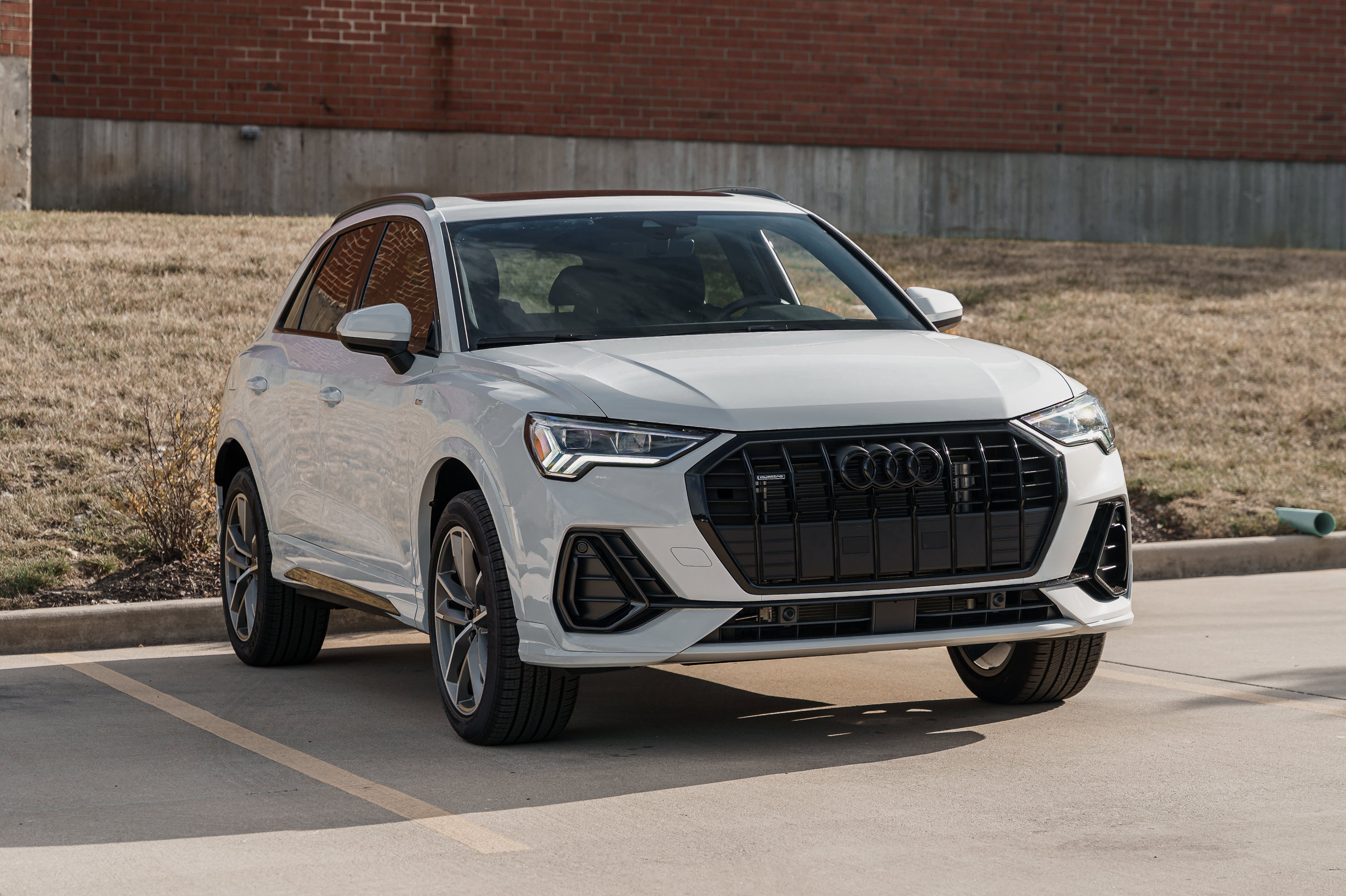 2025 Audi Q3 S line Premium photo 2
