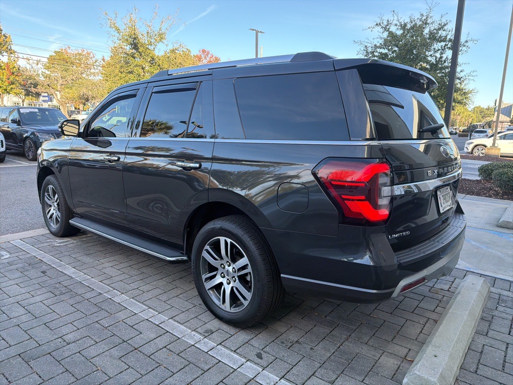 2022 Ford Expedition Limited photo 2