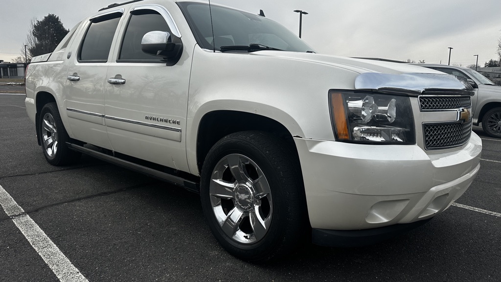 2013 Chevrolet Avalanche LTZ's photo