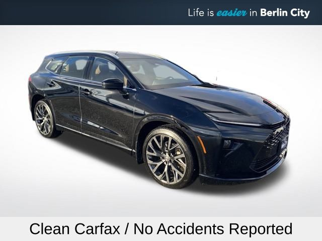 2025 Toyota Crown Signia Limited's photo