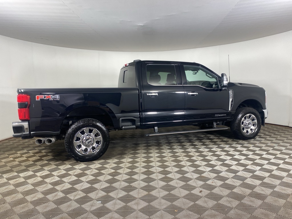2024 Ford F-250 Lariat photo 2