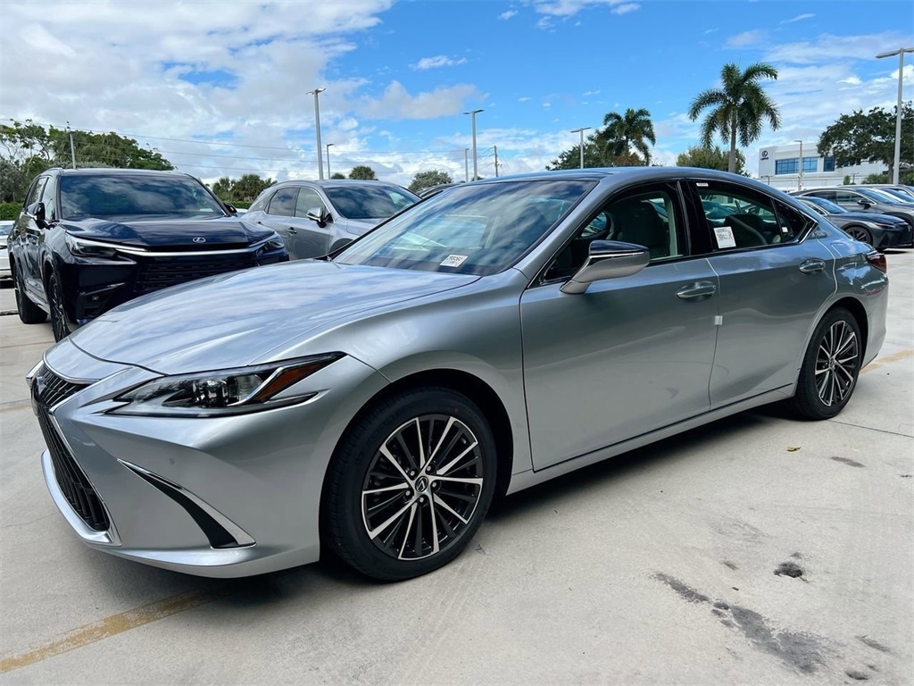 2025 Lexus ES 350 photo 2