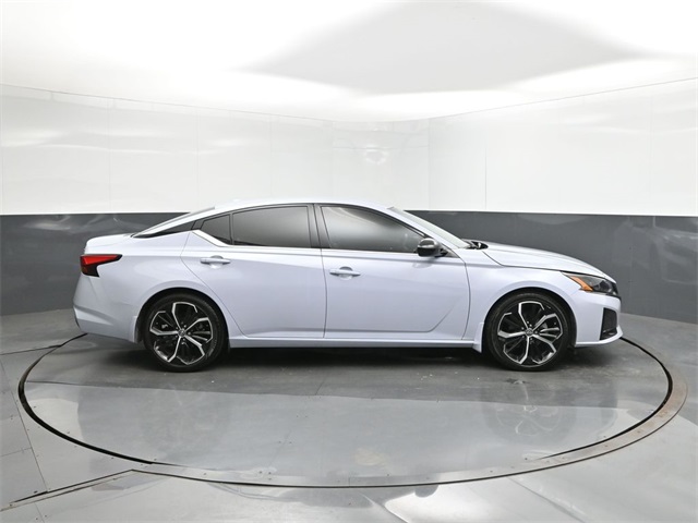 2024 Nissan Altima 2.5 SR photo 23
