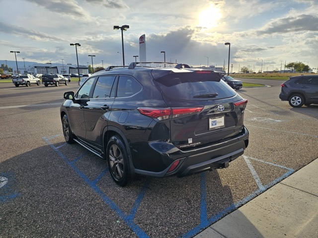 2023 Toyota Highlander Hybrid Bronze Edition photo 7
