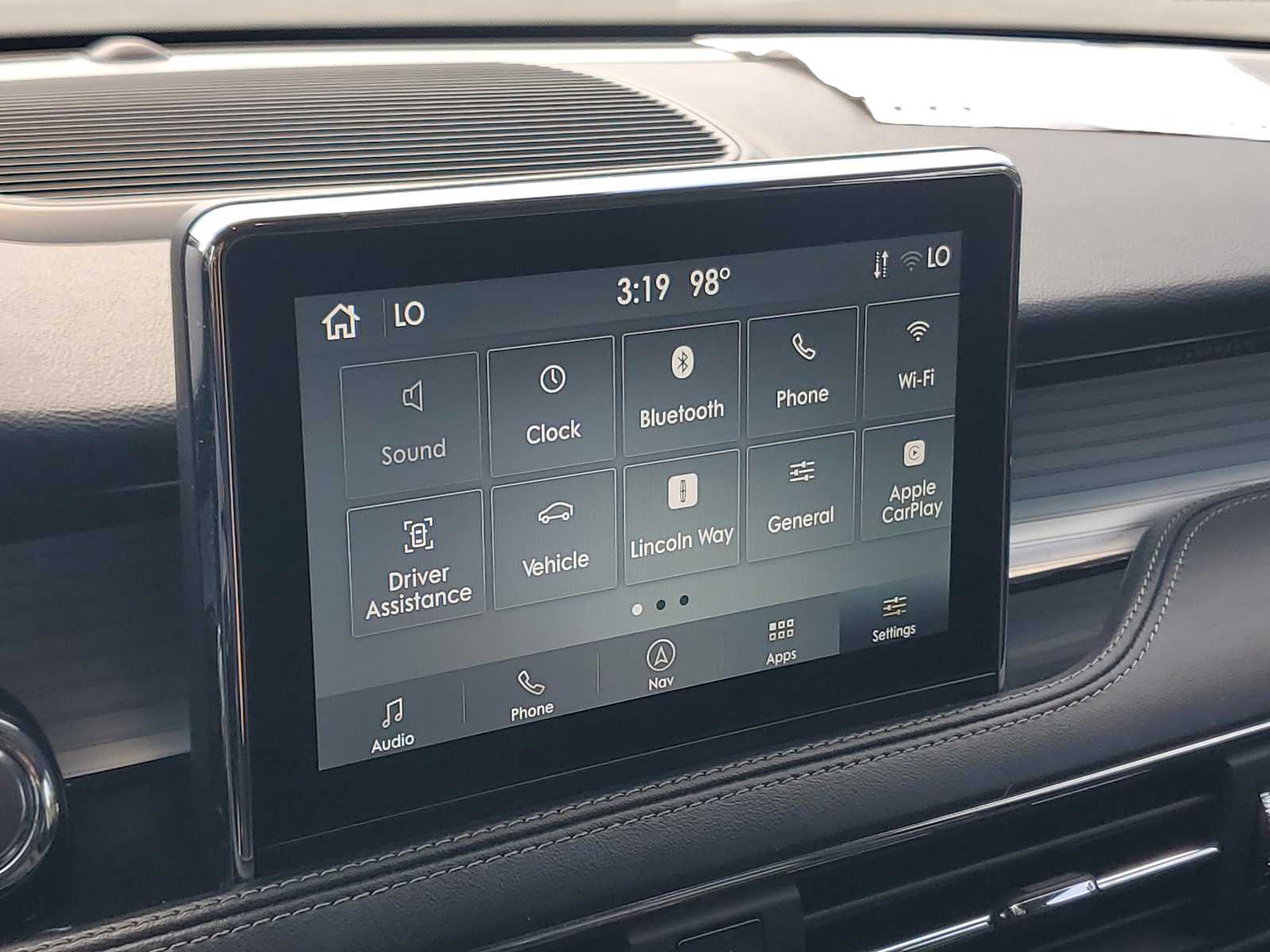 2022 Lincoln Corsair Standard photo 28