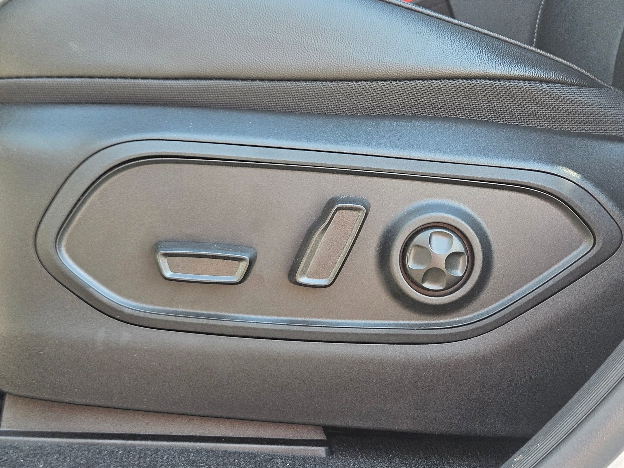 2025 Jeep Grand Cherokee Limited photo 17