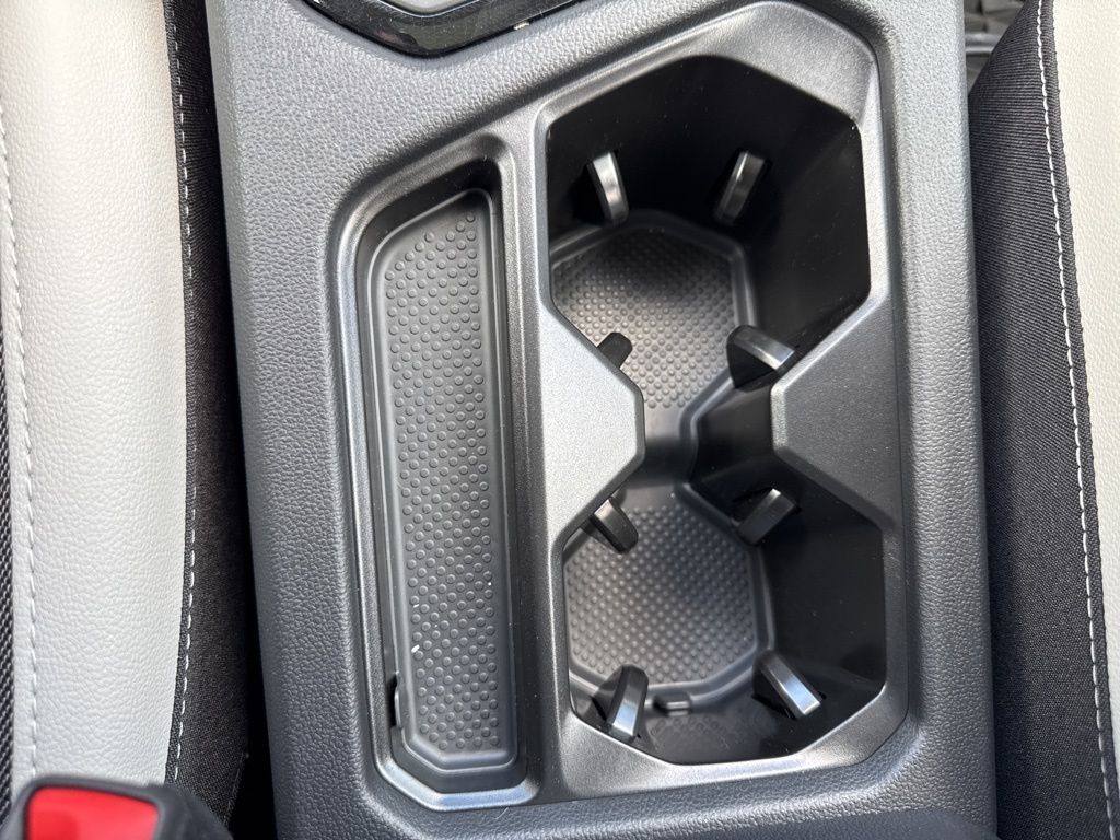 2025 Volkswagen Taos SE photo 20