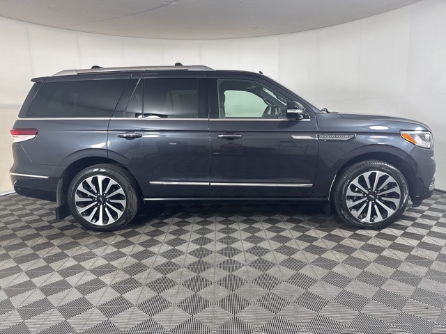 2024 Lincoln Navigator Reserve photo 2