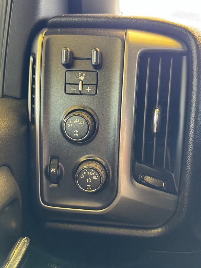 2018 Chevrolet Silverado 1500 LT photo 23