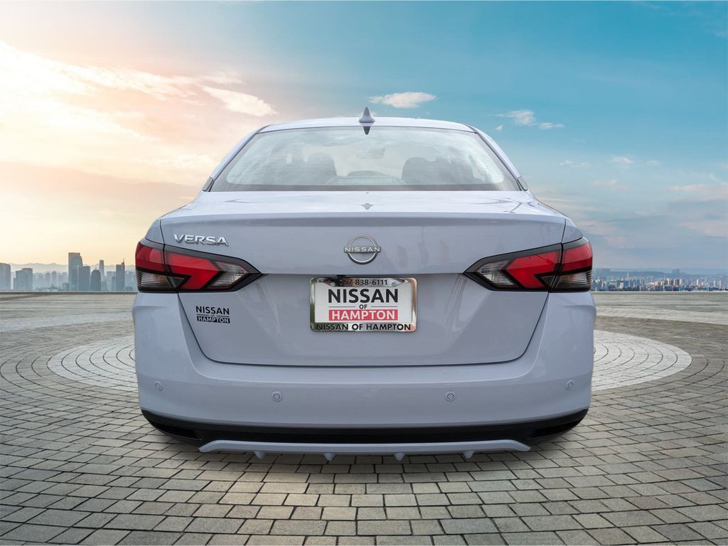 2025 Nissan Versa SV photo 4