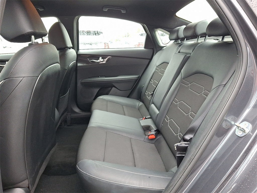 2022 Kia Forte GT-Line photo 10