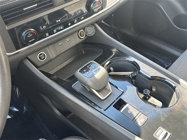 2023 Nissan Rogue SV photo 15