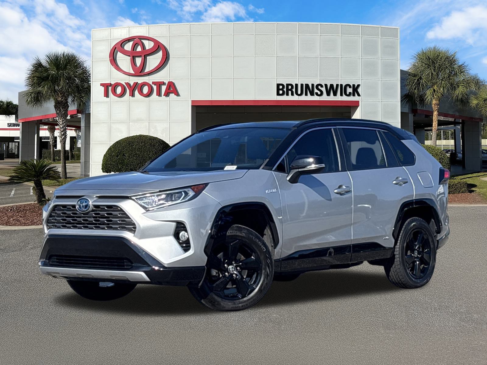 2021 Toyota RAV4 XSE's photo