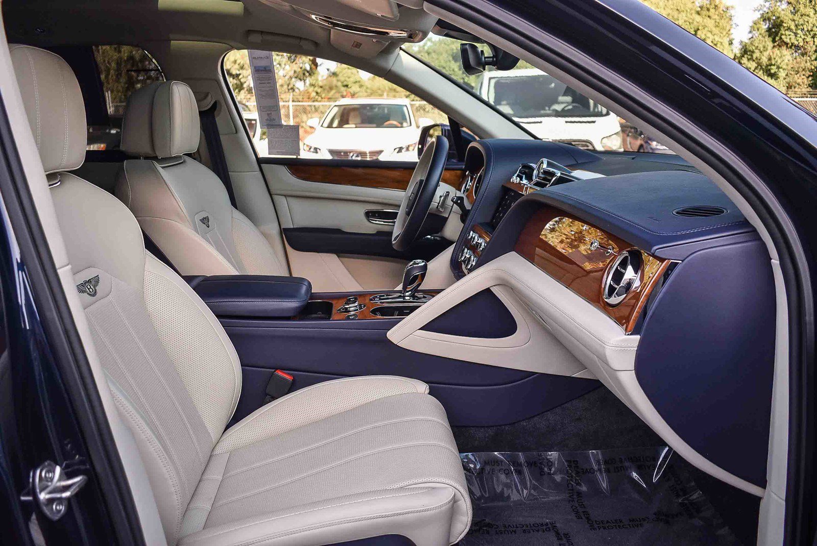 2023 Bentley Bentayga EWB Azure First Edition photo 16