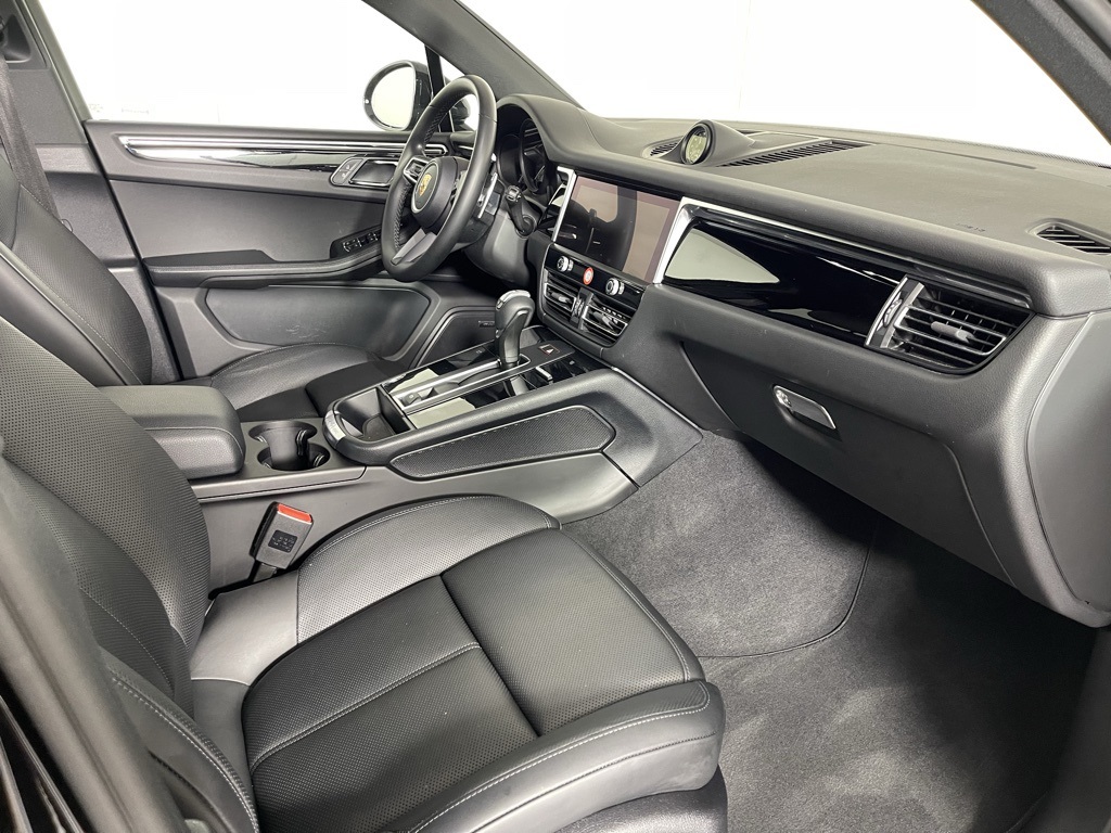 2022 Porsche Macan S photo 17