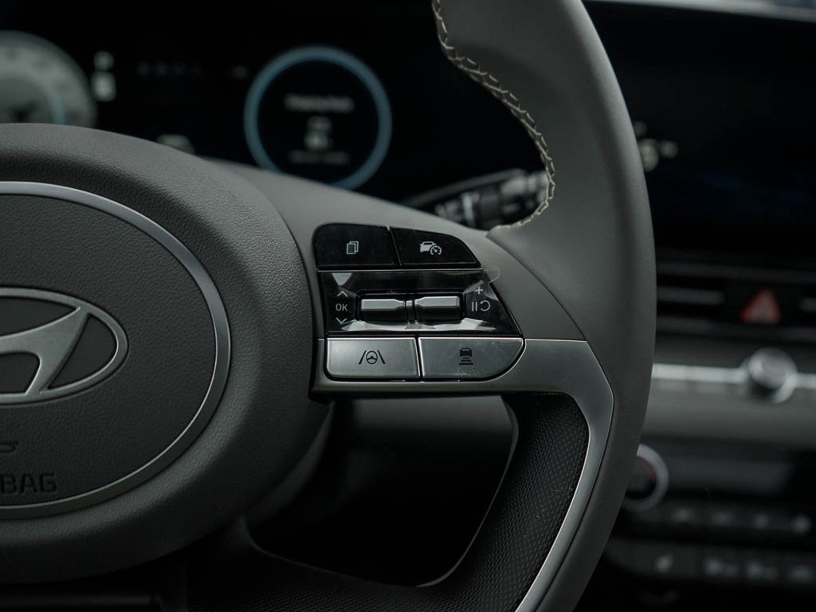 2025 Hyundai Elantra SEL Convenience photo 18