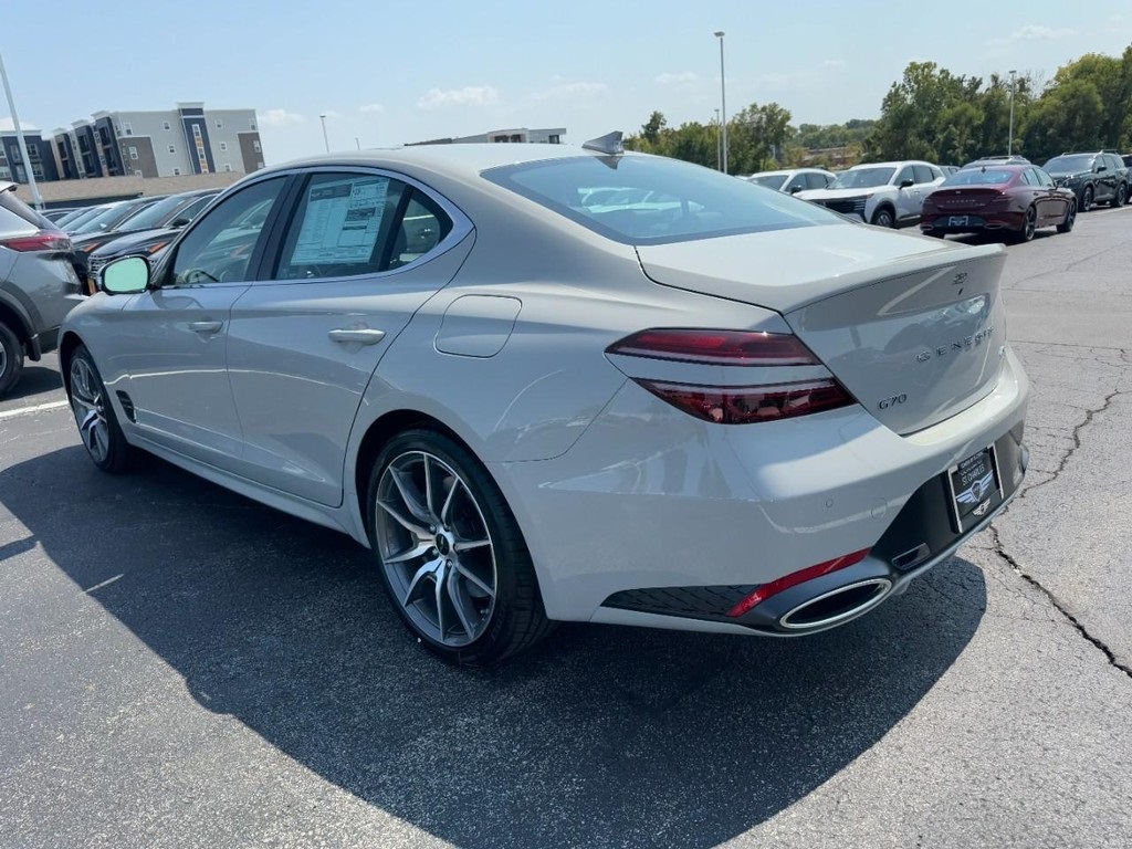 2026 Genesis G70 2.5T Prestige AWD photo 3