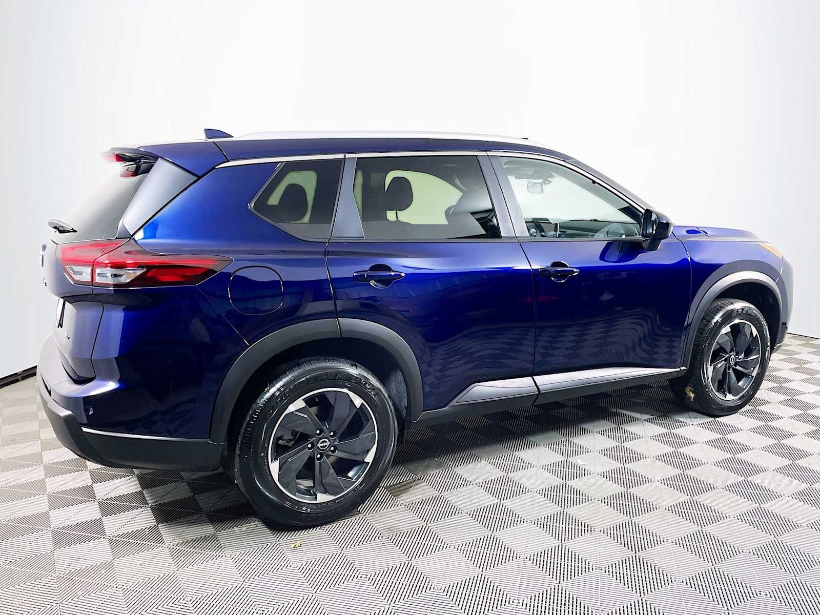 2026 Nissan Rogue SV photo 4