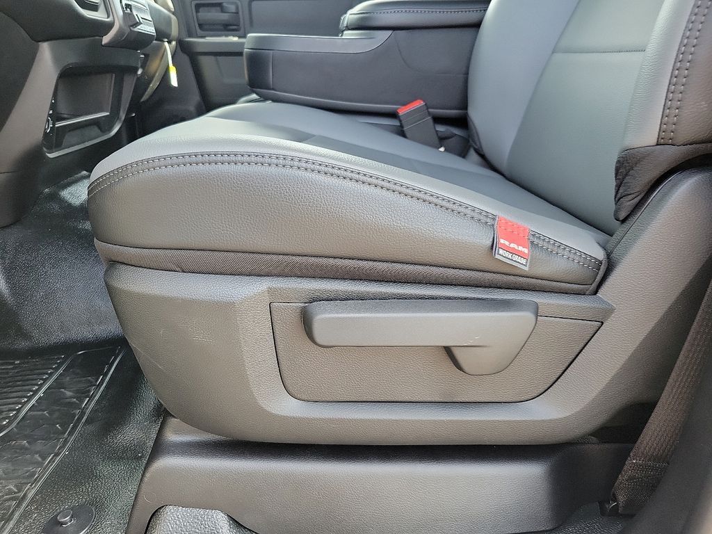 2026 Ram 5500 Tradesman photo 12