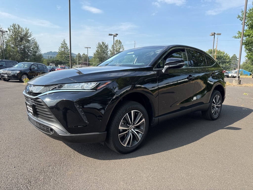 2022 Toyota Venza LE photo 3