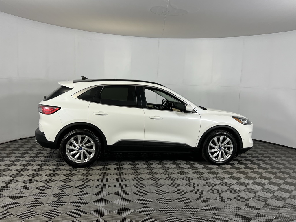 2022 Ford Escape Titanium Hybrid photo 3