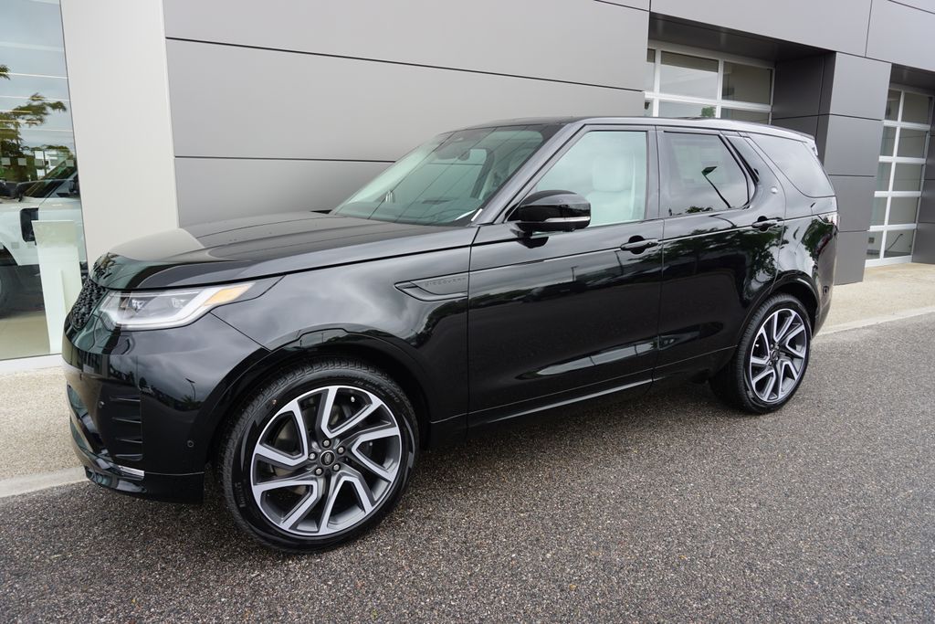 2025 Land Rover Discovery SE photo 3