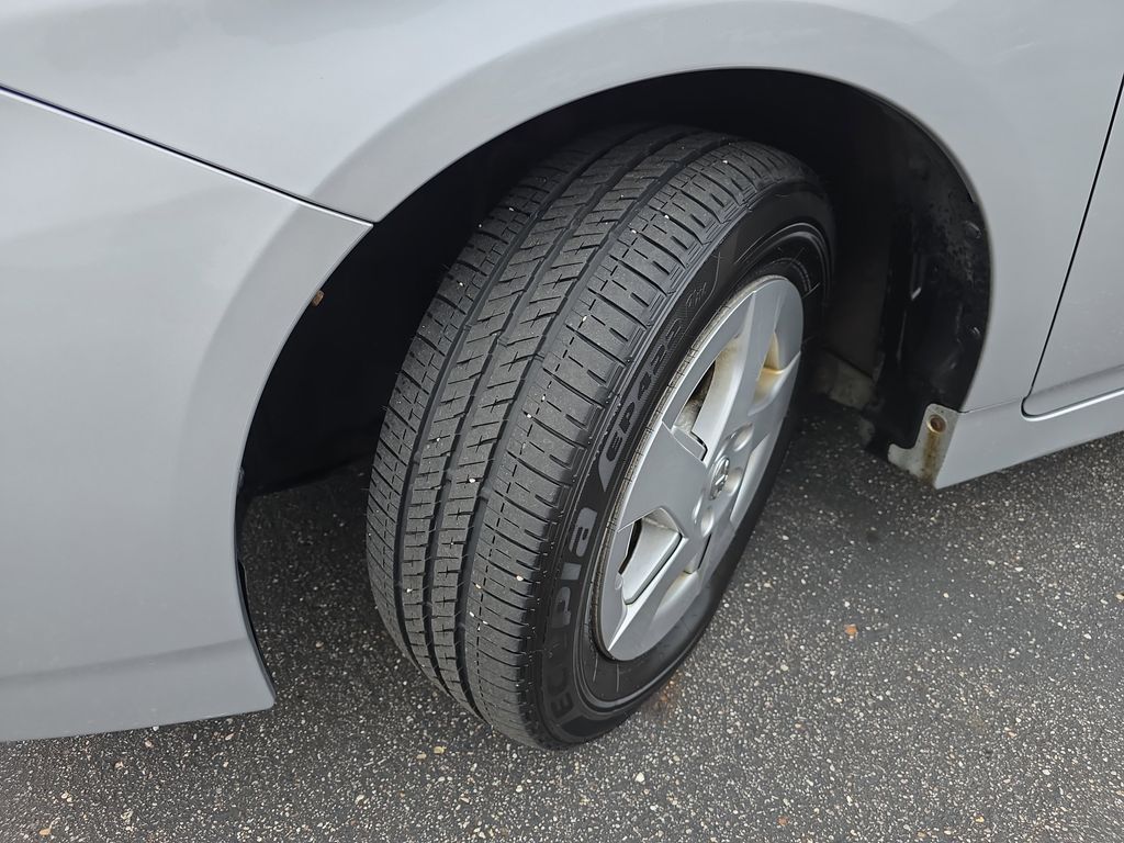 2010 Toyota Prius Two photo 26