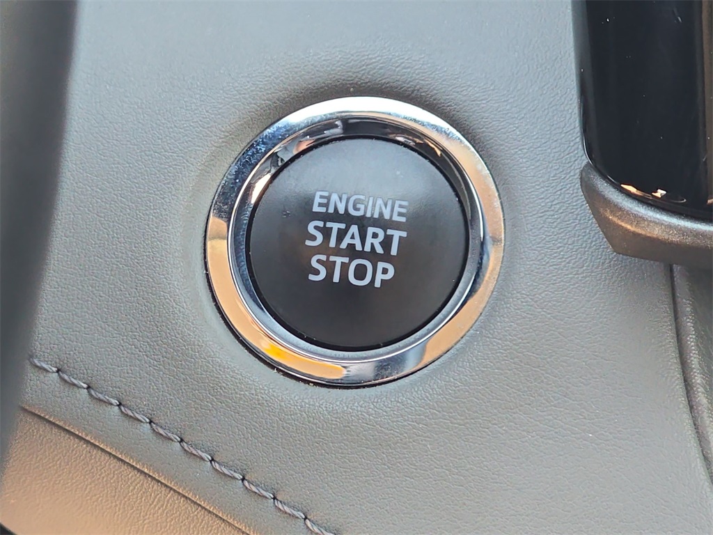 2023 Toyota Highlander XLE photo 28