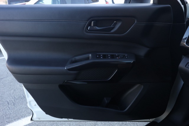 2024 Nissan Pathfinder SV photo 20
