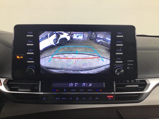 2021 Toyota Sienna XLE photo 16