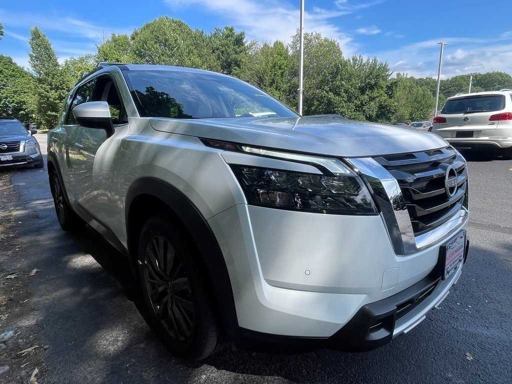 2025 Nissan Pathfinder SL photo 4