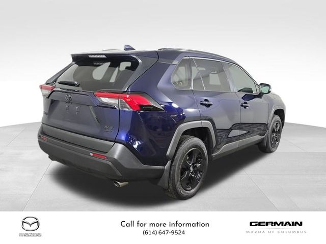 2019 Toyota RAV4 XLE photo 5