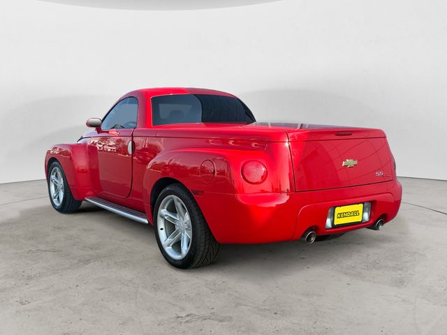 2004 Chevrolet SSR Base photo 3