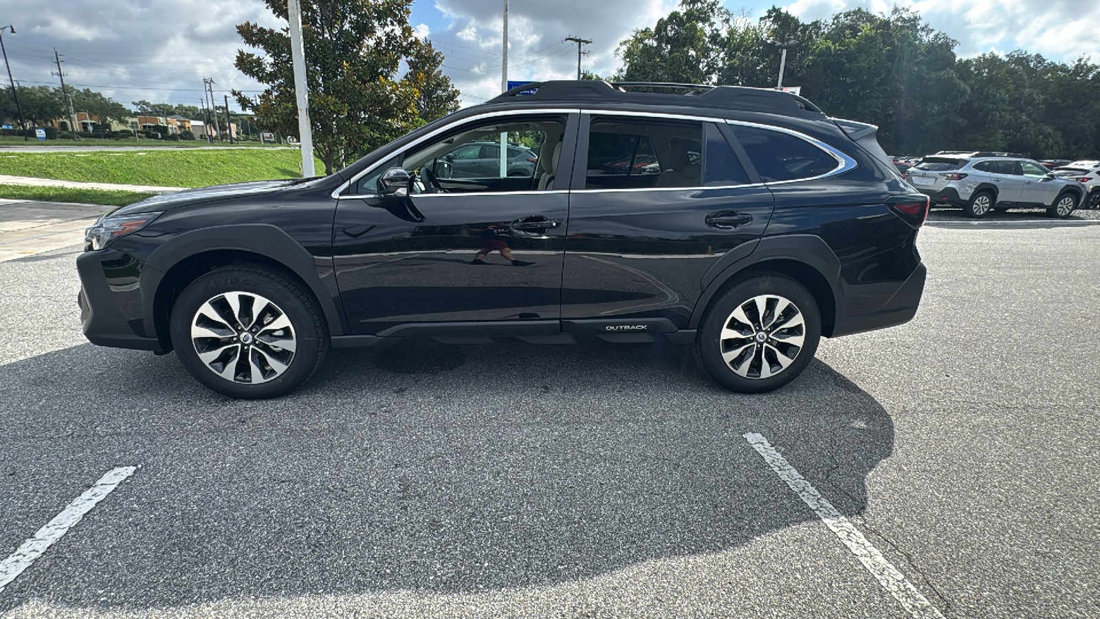 2025 Subaru Outback Limited photo 4