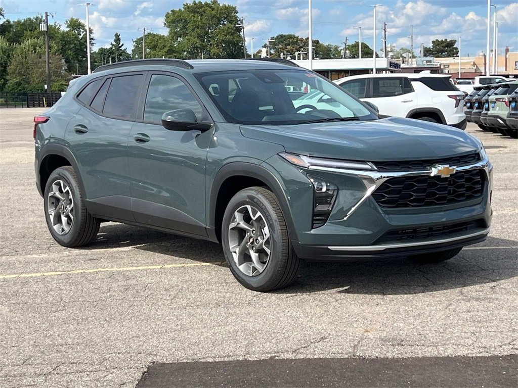 2025 Chevrolet Trax LT photo 5