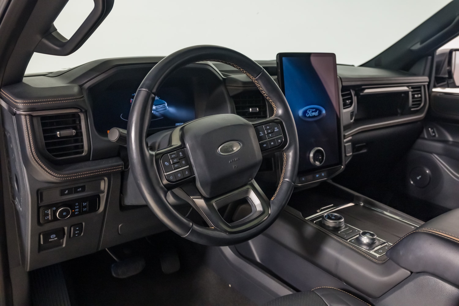 2024 Ford Expedition Platinum photo 16