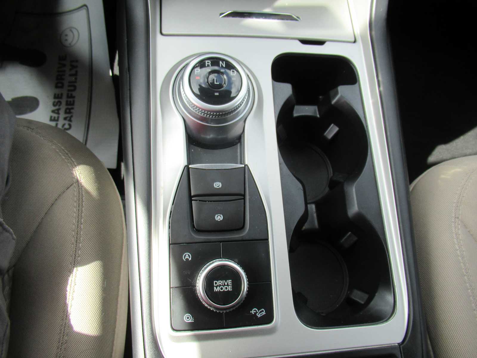 2021 Ford Explorer Base photo 21