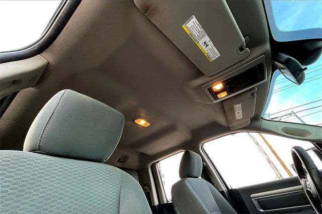 2015 Ram 1500 SLT photo 24