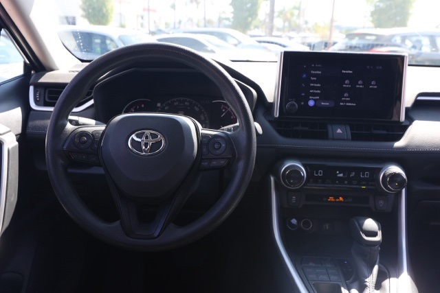 2024 Toyota RAV4 XLE photo 18